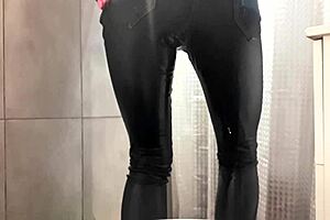 I really need to go pee, my jeans are bursting and I feel so desperate