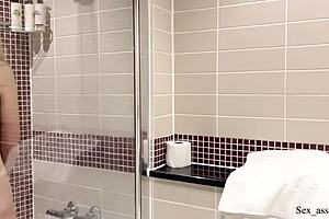 继母儿子酒店共床激战一夜