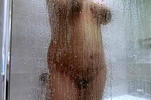 Indian big tits MILF plays with herself in a bath