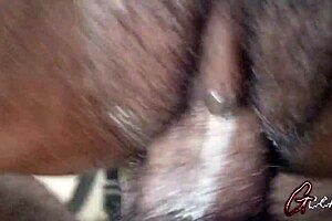 The amateur girlfriend gets a close-up pussyfucking with big cock and creampie.