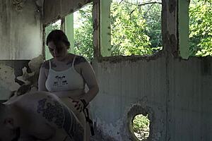 Dancing Russian BBW Pegs Guy in Public Heat