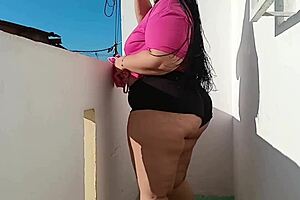 My neighbor invites to private room for dessert