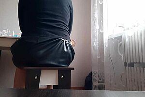 MY SECRETARY HOT MASTURBATES IN OFFICE