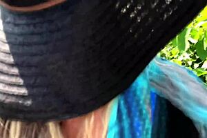 Milf teases stranger then gets ass fucked publicly 😏