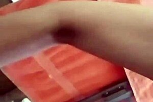 This mature Colombian mama was just squirting like crazy over WhatsApp last night.