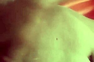 This mature Colombian mama was just squirting like crazy over WhatsApp last night.