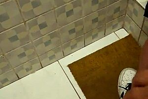 Friend's mom sucks me passionately