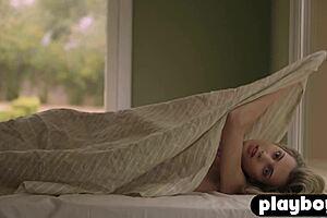 Italian milf model Francy Torino poses naked on Sunday