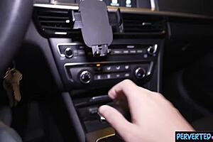 Arabisk milf forfører russisk chauffør til stram fisse-tur