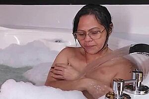 Stepmother Agrees to Fuck in Jacuzzi