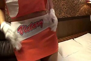 关西方言人妻水木里乃骑乘挑逗热辣