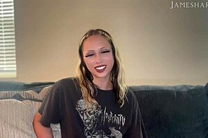 Sexy Hanah Quinn Comes Over For Therapy