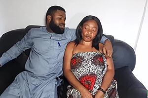 i invited my friend to fuck this matured milf's pussy at home