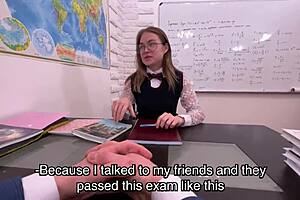 淫荡导演挑逗禁忌家庭角色？