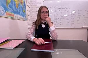 淫荡导演挑逗禁忌家庭角色？