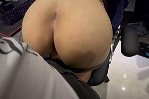 secretaria surprises jefe with big ass in dress on birthday 😏