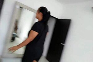 Me encanta follar con mi hermanastro me calienta demasiado y me hace chorrear cuando me vengo-highlight-