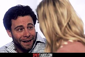 Красотки получают кремпай в пизду от партнера