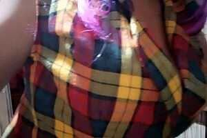 me visita mi compañero de la universidad en mi casa del campo lo vi muy musculoso y le propuse cosas sexuales sucias porno real casero