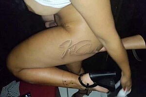 i enjoy the gloryhole game especially with two friends