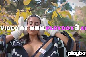 attractive big tits babe does sexy striptease, exposing amazing body 😍