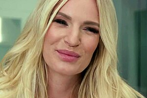 Fake Titted Housewife Rachael Cavalli Bribes Agent With Pussy Pounding. - GP2555