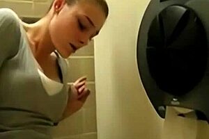 i cummin quickly in the toilet