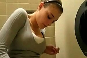 i cummin quickly in the toilet