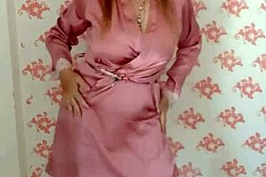 嘿奶奶，你的舞蹈动作每次都能诱惑我吗？