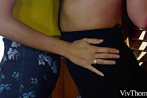 Gorgeous Lesbians Fuck In Stockings