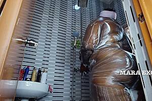 Shower session with mara exotic and her neighbor