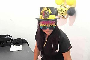 THE HOT OFFICE WORKER PREPARES ANAL PLUG HORNY BUTTOCKS