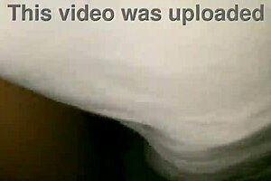 继妹在毯子下操继兄吗？