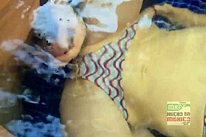 Married woman celebrates anniversary in chapala hotel