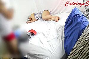 Backstage, the model poses naked and fucks the photographer 😏.