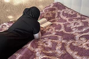 Syrian milf in hijab enjoys a special moment with her partner.