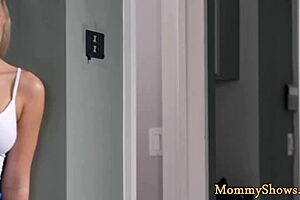 Wow! Lesbo Milf Licks Stepdaughter's Shaved Pussy!