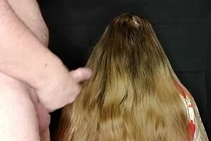 i came on stepmom's long hair 😏 she didn't mind