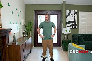 Feeling lucky with tanned cougar banging and sucking on freeuse day