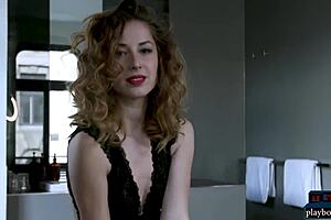 High Heeled Lesbian Licking