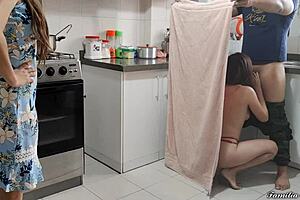 mejor amiga de novia se queda en casa