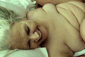 性感熟女Vee爱和继表哥Jerry玩肛交 😍