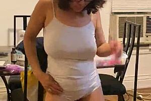 Anna maria mature latina enjoys her favorite activities