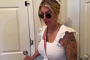 Damn, Lolly Dames and Brad Newman in hot blonde milf POV action!