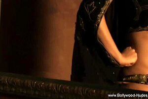 Seek out the Indian dancer for a deeply intimate moment