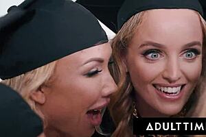 天啊骚熟女轮奸书呆Charlie Ford和Bunny Madison！🔥