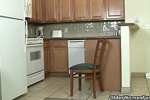 Next Door Milfs from USA Part 35 - Who’s Watching?