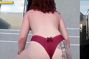 Albina E Morena Rabuda Rebolando Gostoso Dançando Funk De Quatro Peladinhas Encima Do Meu Carro E Cheia De Tesão.