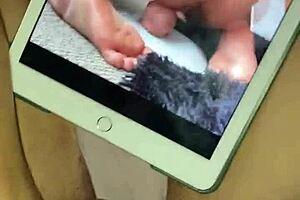 lil 18+ afternoon pussy lickin for me.