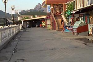 I'm a milf, stroll'n nude on the street, flash'n everyone.